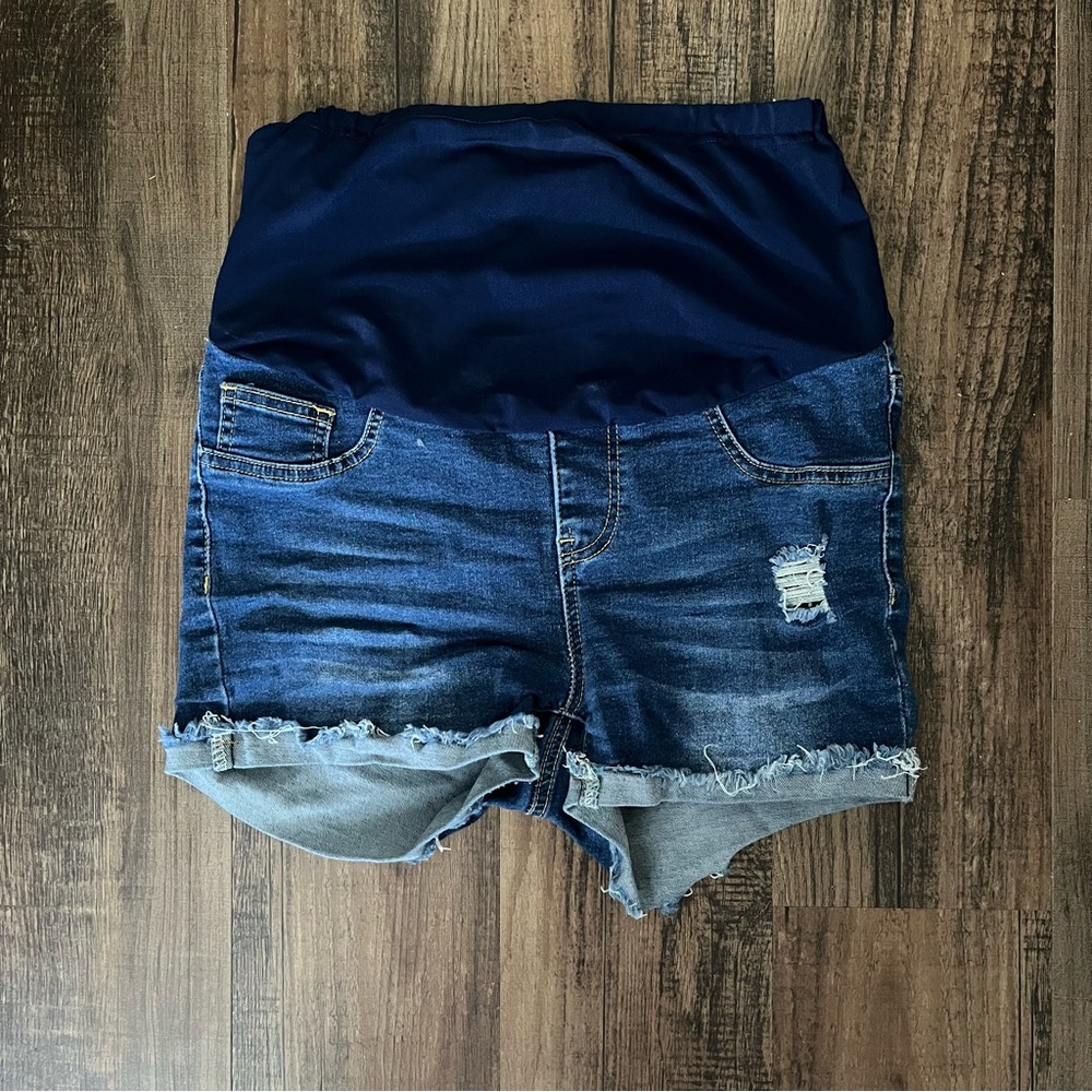 Maternity shorts